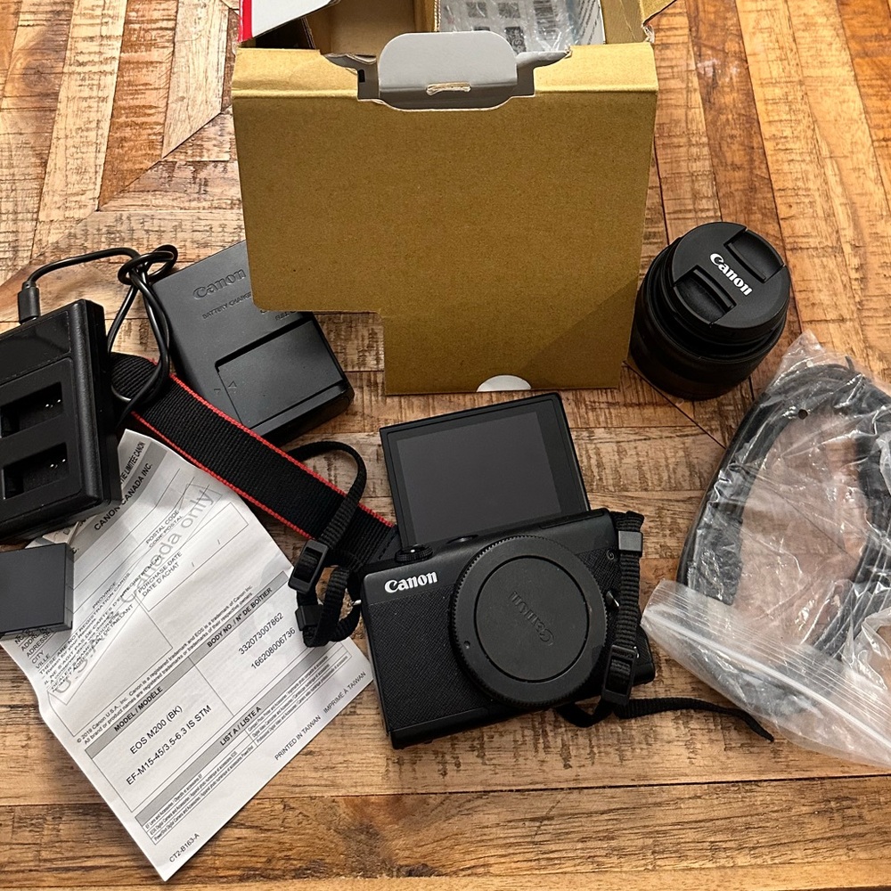Canon EOS M200 Mirrorless Digital Camera